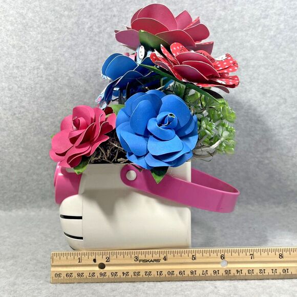 Hello Kitty Sanrio Bucket Edible‎ Arrangements Plastic Container HK Paper Roses - Picture 16 of 16